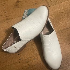 Tom’s leather white croc emboss, women Shaye low shoes